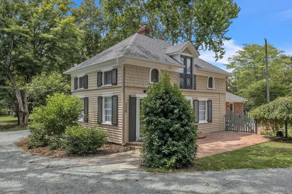 $5,000 | 225 East Corbin Street, Hillsborough, NC 27278