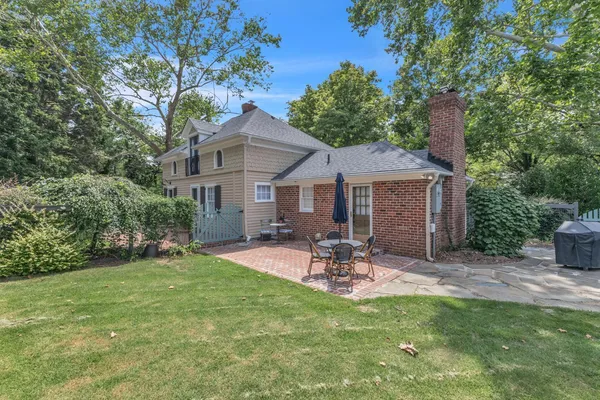 $5,000 | 225 East Corbin Street, Hillsborough, NC 27278