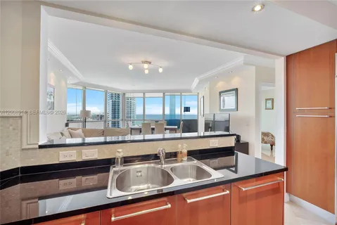 $1,550,000 | 3101 South Ocean Drive, Unit 2705, Hollywood, FL 33019