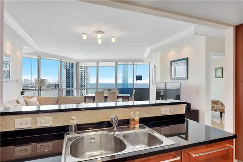 $1,550,000 | 3101 South Ocean Drive, Unit 2705, Hollywood, FL 33019
