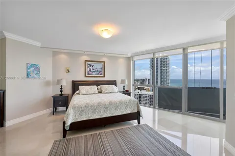 $1,550,000 | 3101 South Ocean Drive, Unit 2705, Hollywood, FL 33019
