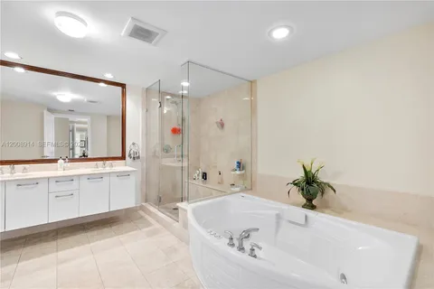 $1,550,000 | 3101 South Ocean Drive, Unit 2705, Hollywood, FL 33019