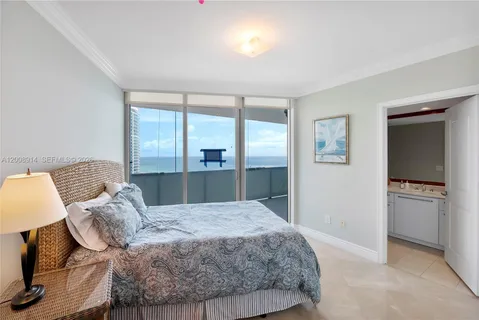$1,550,000 | 3101 South Ocean Drive, Unit 2705, Hollywood, FL 33019