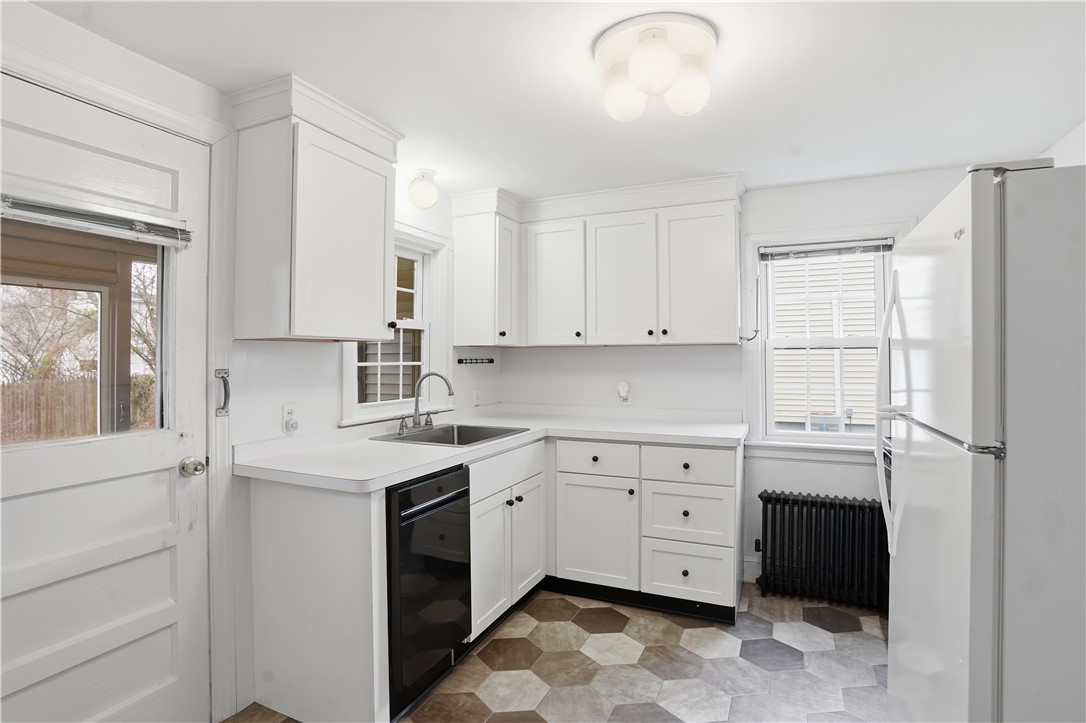 251 West Shore Road Warwick, RI 02889 - Photo 15 of 40