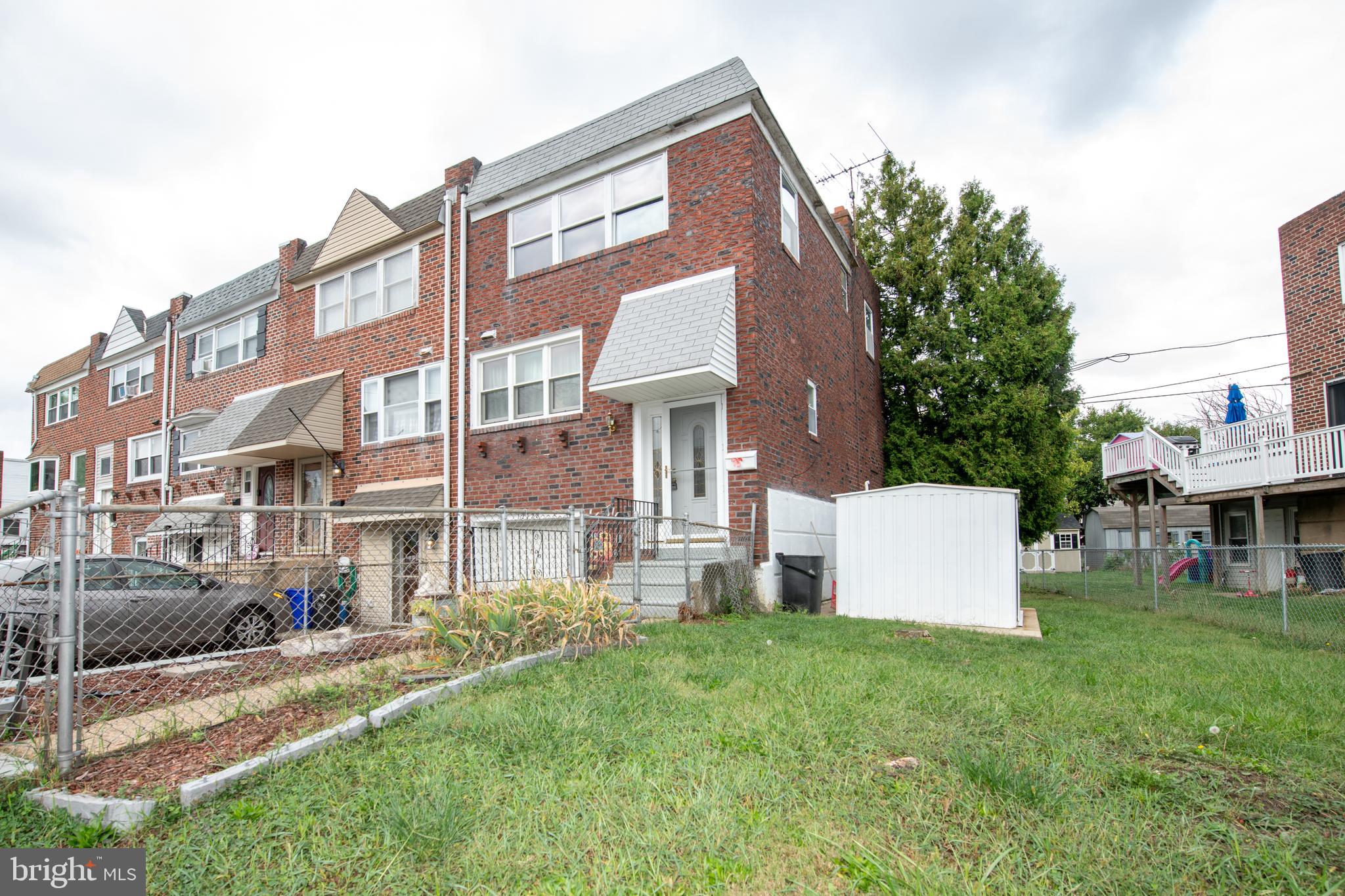 12128 Barbary Road Philadelphia, PA 19154 - Photo 3 of 36 Side View