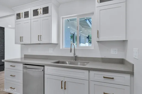 $700,000 | 1266 East La Jolla Drive, Tempe, AZ 85282