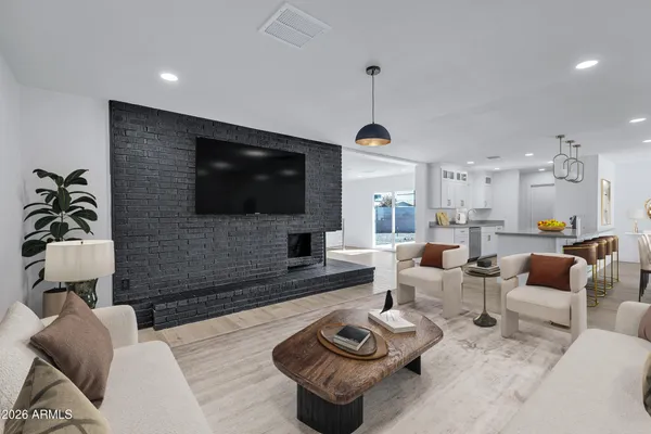 $700,000 | 1266 East La Jolla Drive, Tempe, AZ 85282