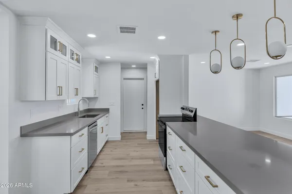 $700,000 | 1266 East La Jolla Drive, Tempe, AZ 85282