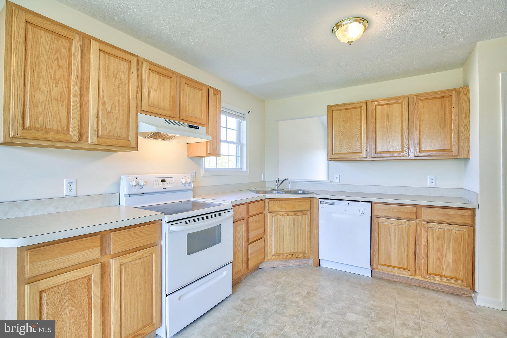 218 Rhoda Drive Bunker Hill, WV 25413 - Photo 12 of 33