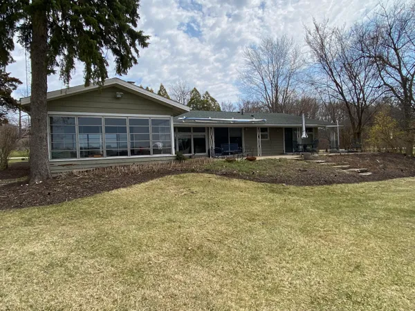 $1,750,000 | 9400 402nd Avenue, Unit 9410, Randall, WI 53128