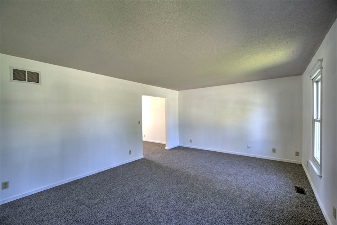 1029 Columbia Drive Decatur, IL 62522 - Photo 13 of 47