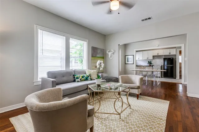 $1,350 | 733 West Page Avenue, Dallas, TX 75208
