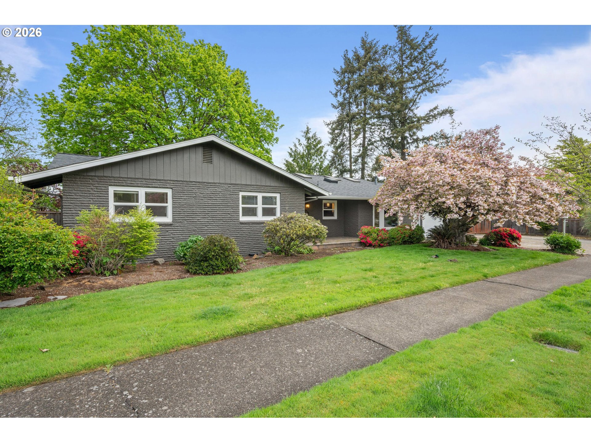 2169 Keith Way Eugene, OR 97401 - Photo 2 of 43