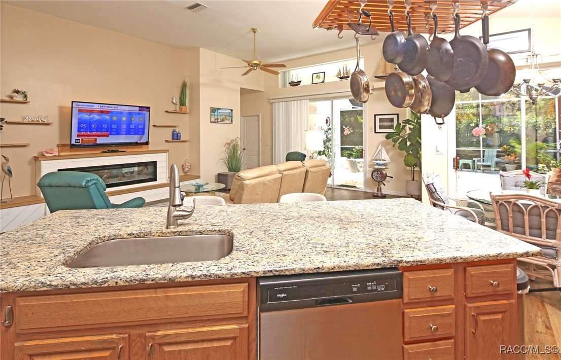 631 West Doerr Path Hernando, FL 34442 - Photo 13 of 48
