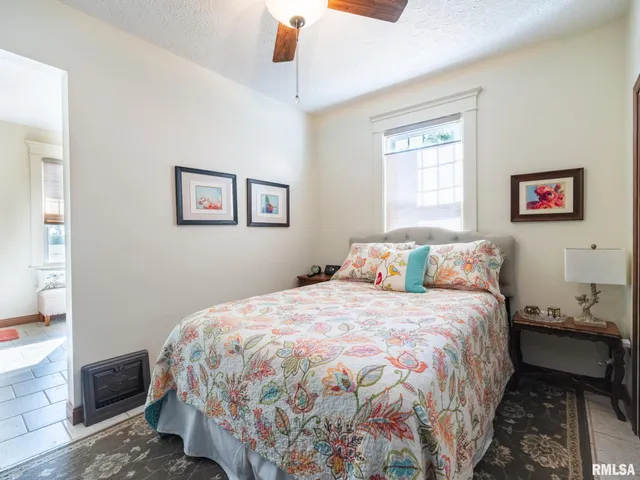 $330,000 | 19402 West Rte 150, Brimfield, IL 61517