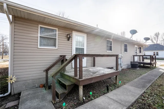 $129,999 | 507 South Taft Street, Unit A&B, West Frankfort, IL 62896