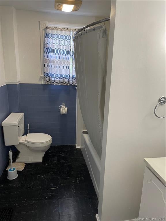 33 West Main Street, Unit 3 Sharon, CT 06069 - Photo 16 of 20 Bathroom- shower tub.