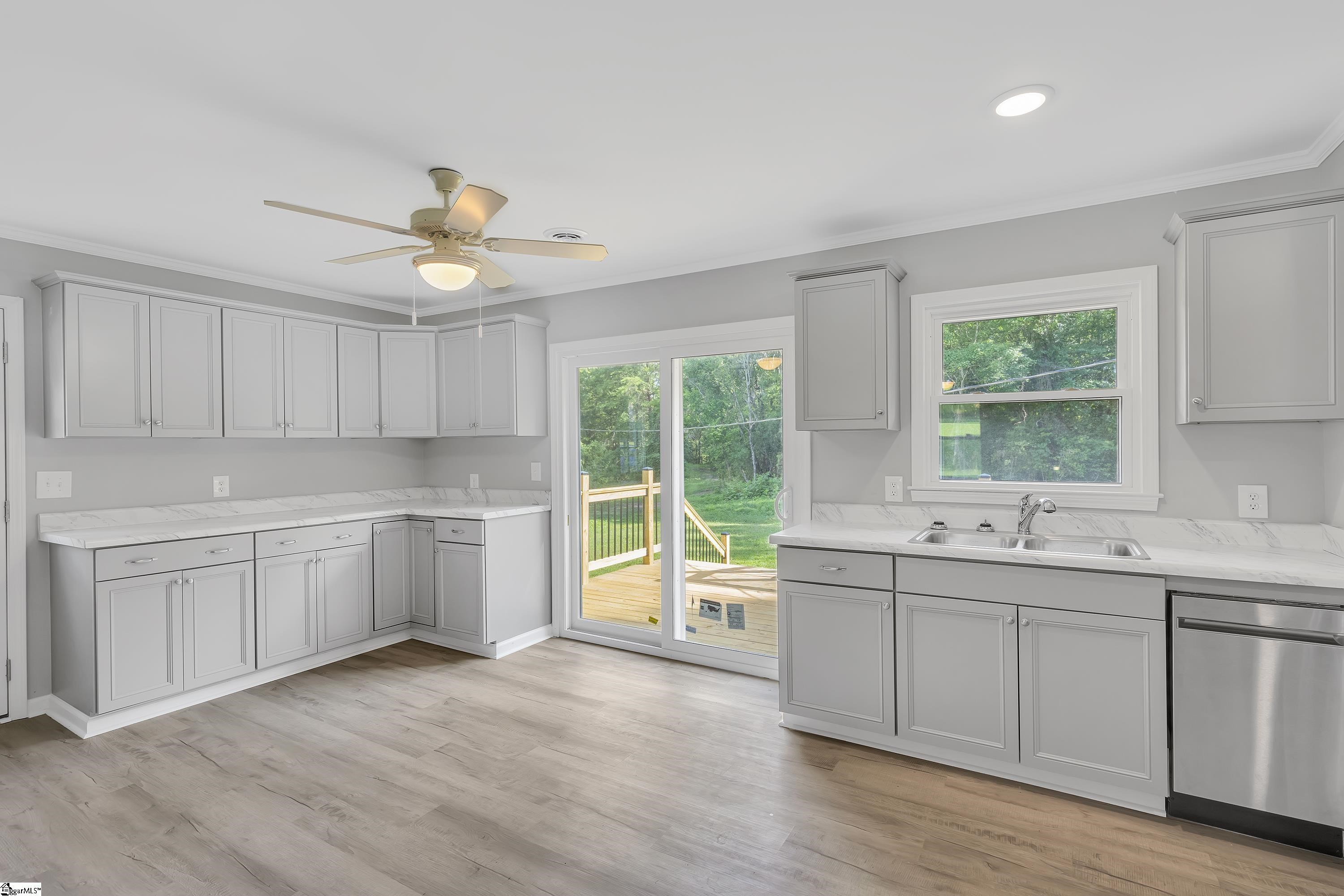 2428 Mt Lebanon Road Buffalo, SC 29321 - Photo 10 of 31