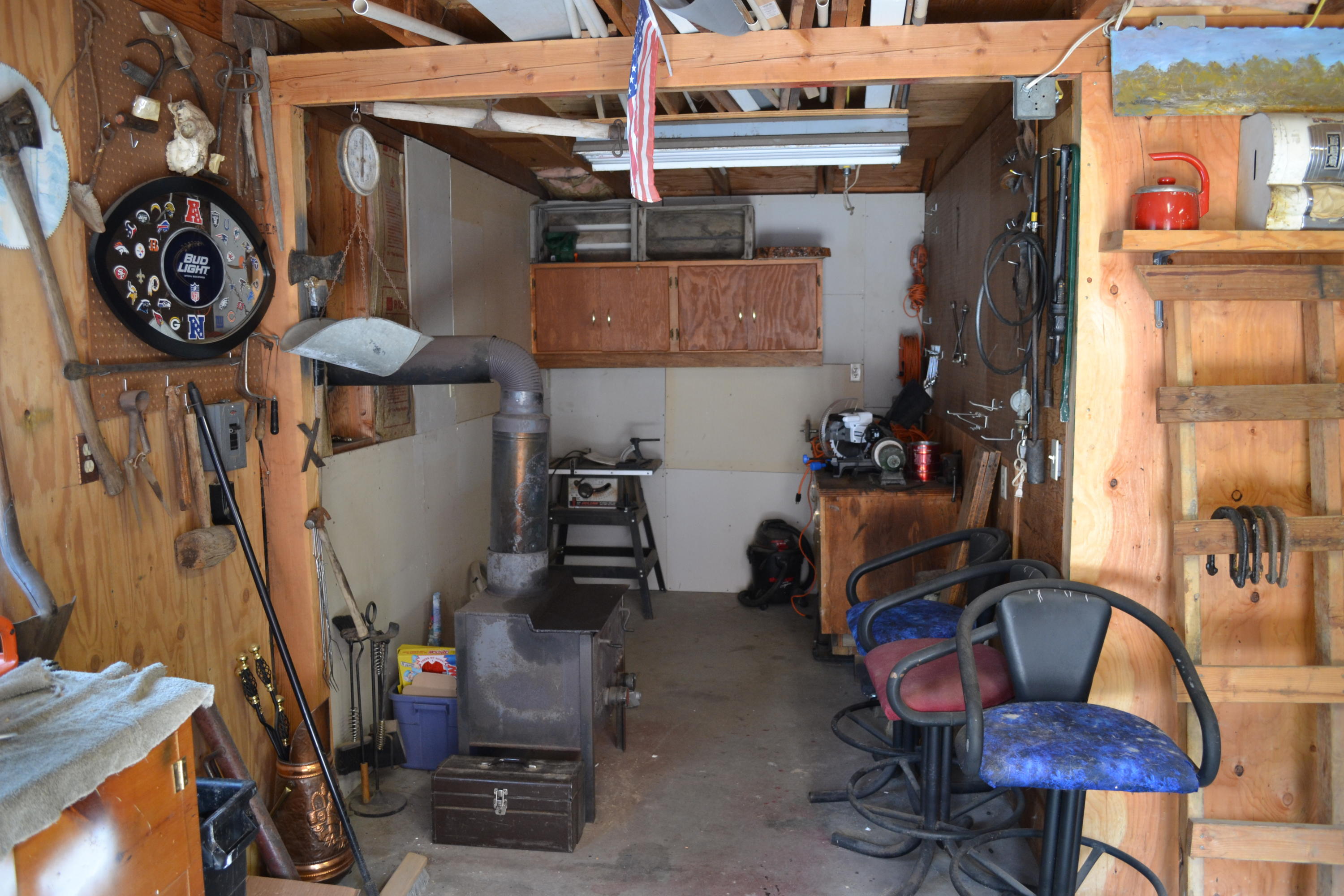 52729 Ammon Road La Pine, OR 97739 - Photo 28 of 29 a room with musical instruments