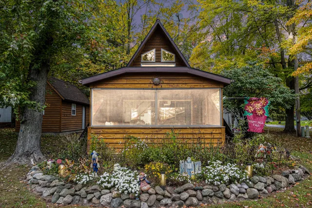 $225,000 | 46368 Vine Avenue, Bloomingdale, MI 49026