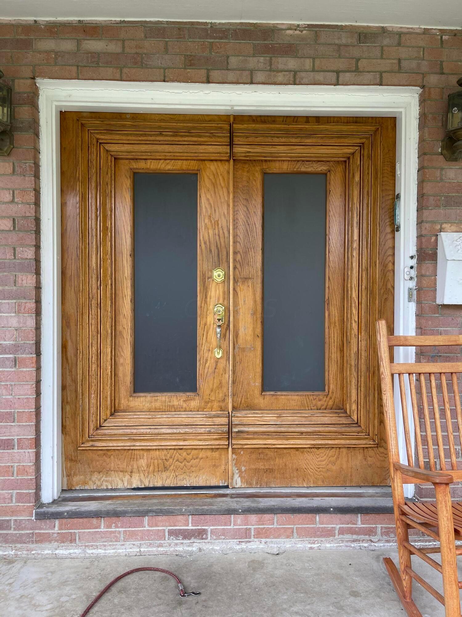 405 South Chesterfield Road Columbus, OH 43209 - Photo 3 of 4 405 Chesterfield-front door