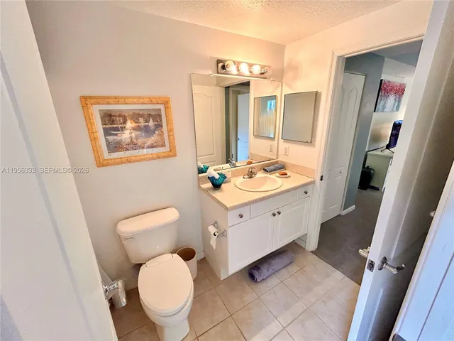 $1,950 | 5050 Fairways Circle, Unit E208, Vero Beach, FL 32967