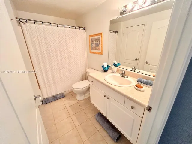 $1,950 | 5050 Fairways Circle, Unit E208, Vero Beach, FL 32967