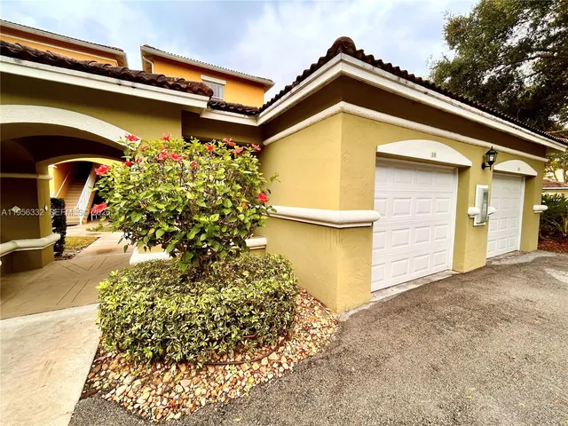 $1,950 | 5050 Fairways Circle, Unit E208, Vero Beach, FL 32967