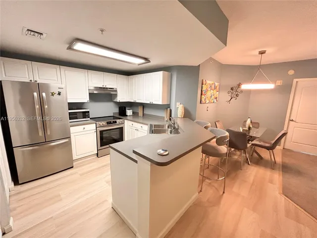 $1,950 | 5050 Fairways Circle, Unit E208, Vero Beach, FL 32967