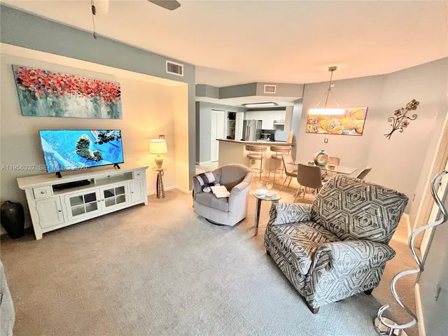 $1,950 | 5050 Fairways Circle, Unit E208, Vero Beach, FL 32967