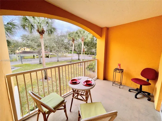 $1,950 | 5050 Fairways Circle, Unit E208, Vero Beach, FL 32967