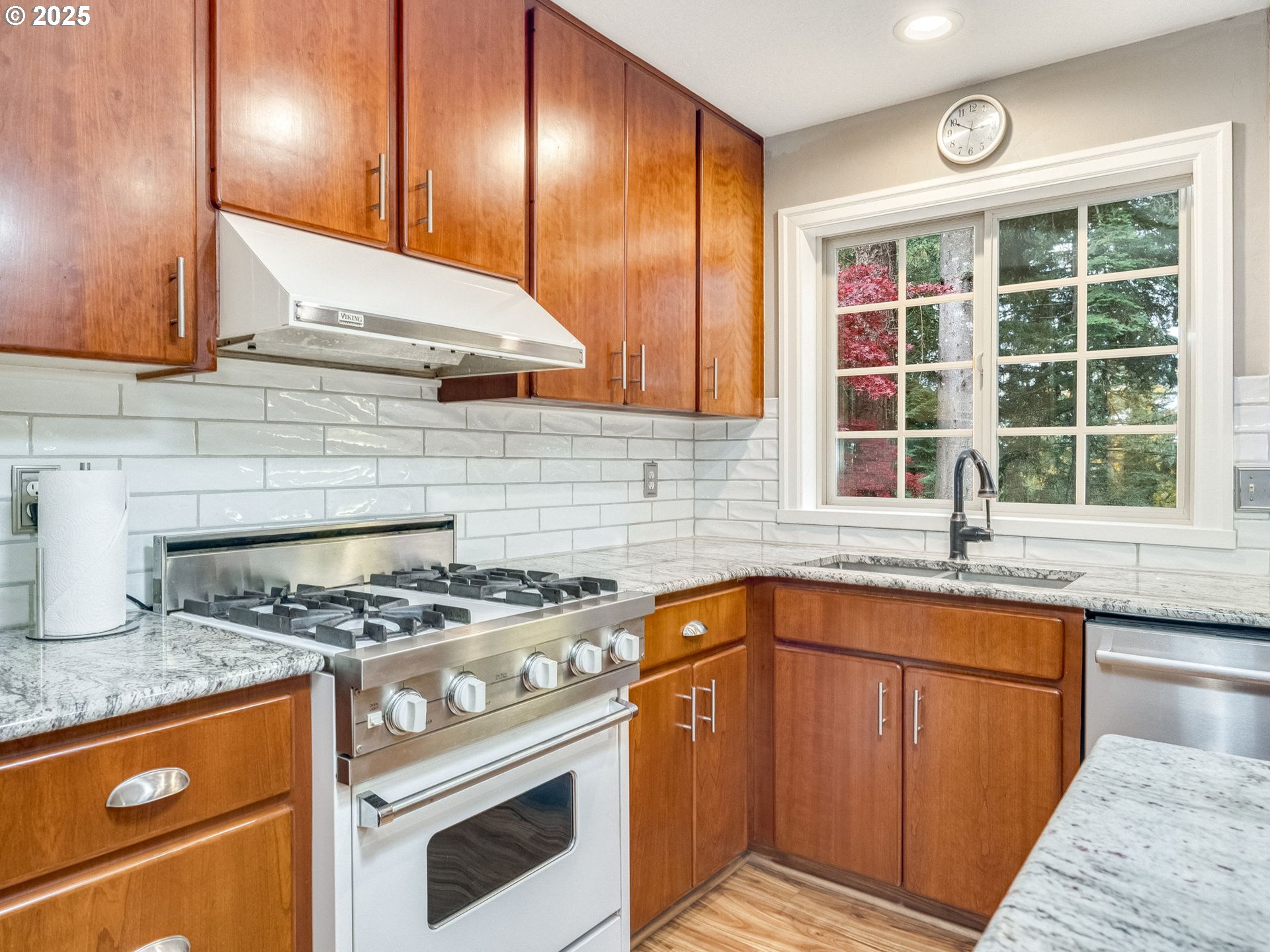 476 Southwest Hebb Park Road West Linn, OR 97068 - Photo 9 of 48