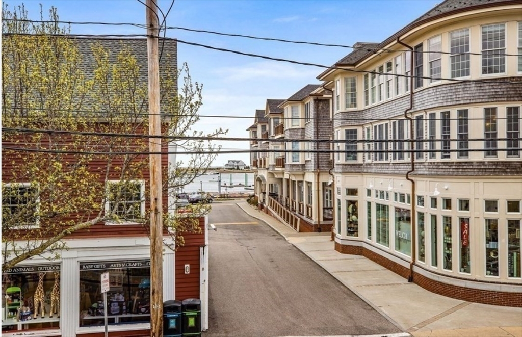 131 Front Street, Unit 1 Scituate, MA 02066 - Photo 15 of 15 a view of a large building