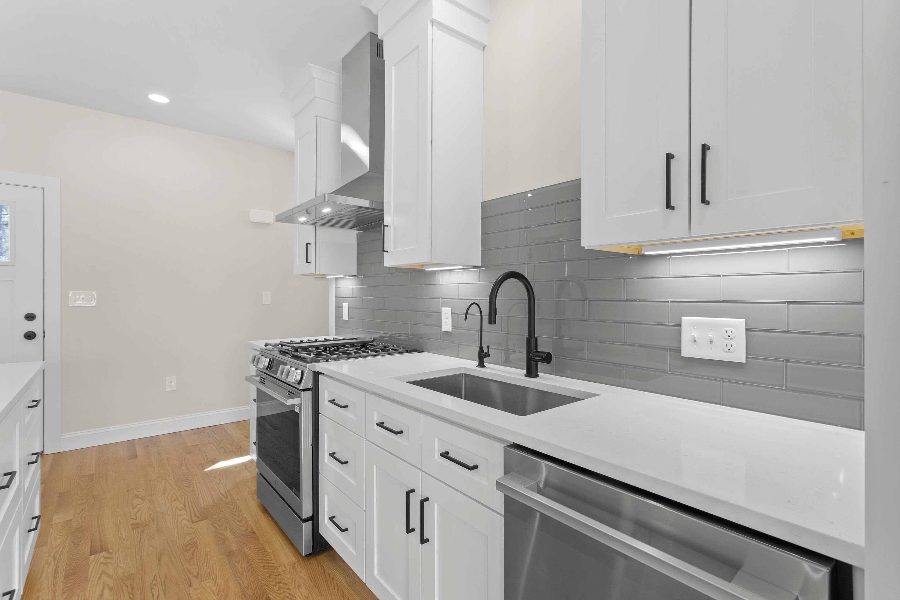 96 Shadow Lake Road, Unit 2 REAR Salem, NH 03079 - Photo 5 of 59