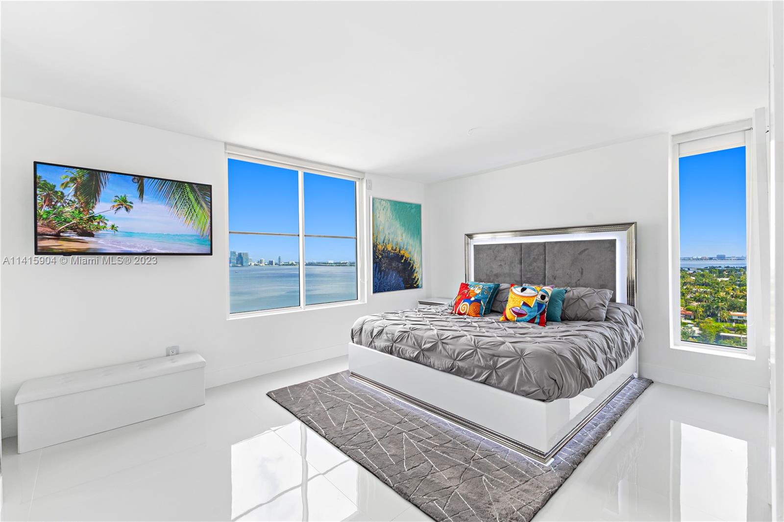 Miami Beach Miami Beach, FL 33139 - Photo 17 of 41 a living room with a bed and a window