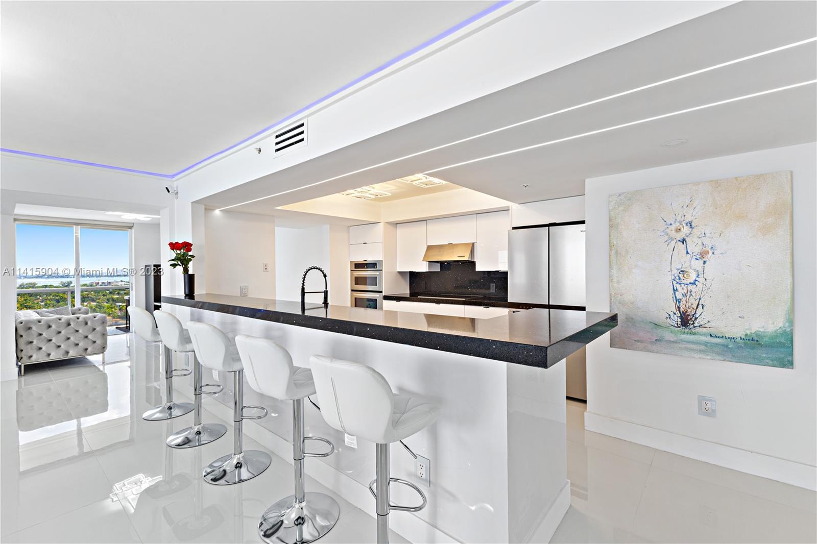 Miami Beach Miami Beach, FL 33139 - Photo 27 of 41 a view of living room with furniture and window