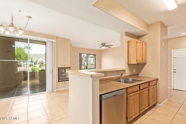 $1,375 | 2929 West Yorkshire Drive, Unit 1033, Phoenix, AZ 85027