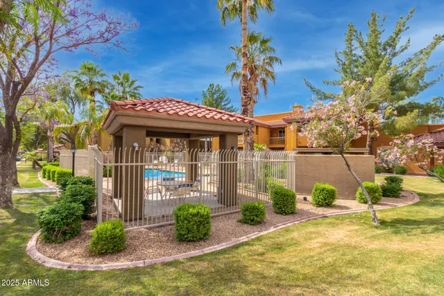$1,375 | 2929 West Yorkshire Drive, Unit 1033, Phoenix, AZ 85027