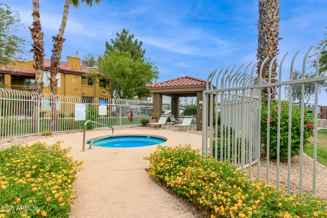 $1,375 | 2929 West Yorkshire Drive, Unit 1033, Phoenix, AZ 85027