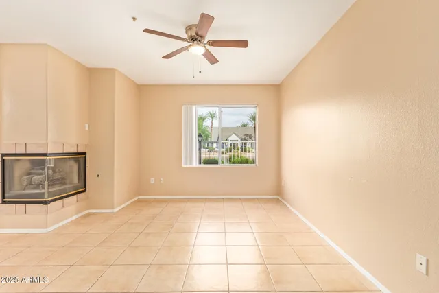 $1,375 | 2929 West Yorkshire Drive, Unit 1033, Phoenix, AZ 85027