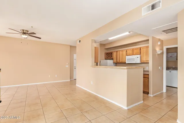 $1,375 | 2929 West Yorkshire Drive, Unit 1033, Phoenix, AZ 85027