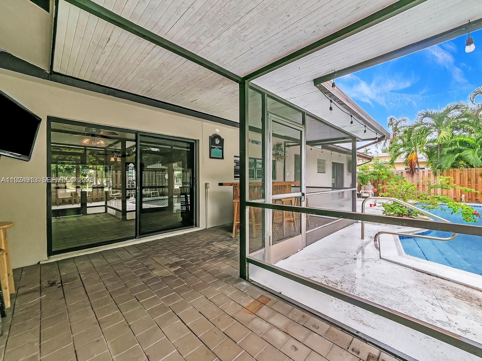 2620 Northeast 19th Street Pompano Beach, FL 33062 - Photo 30 of 42 a view of outdoor space