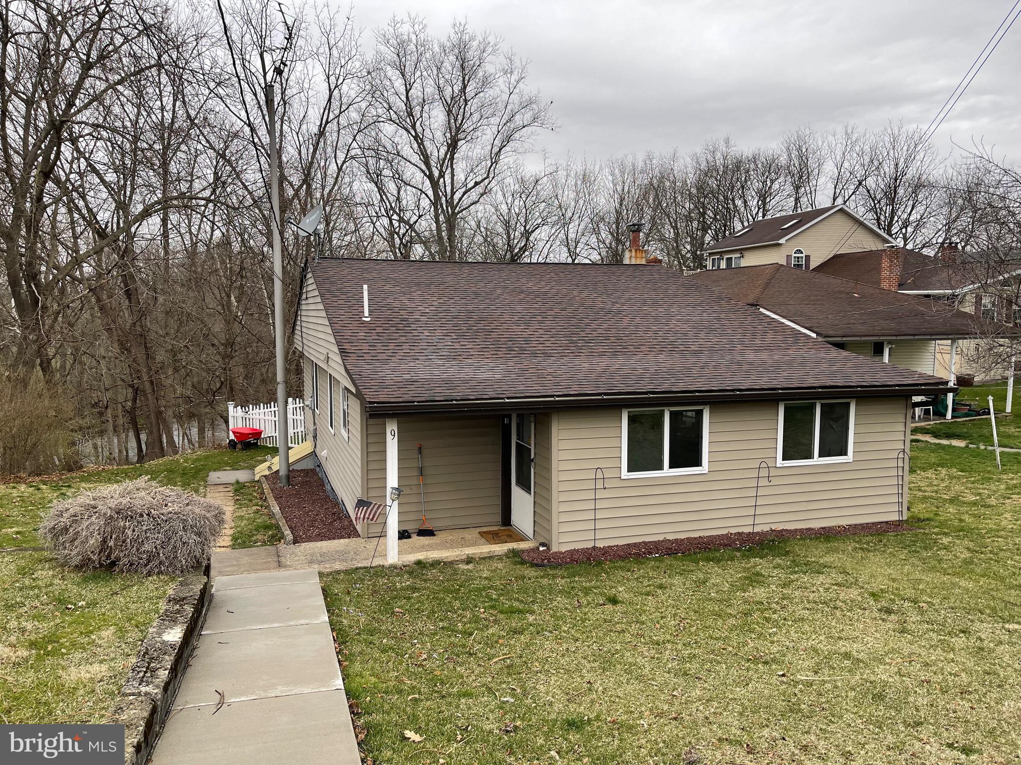 9 Berkley Park Road Reading, PA 19605 - Photo 2 of 17 Gallery Image 2