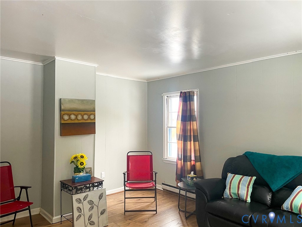 3867 Longview Road Kenbridge, VA 23944 - Photo 7 of 25 a living room with furniture and a window