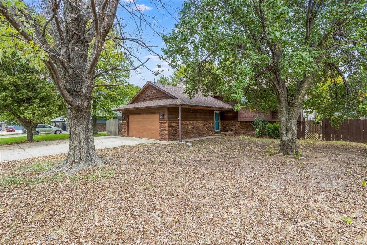 2312 White Oak Road Derby, KS 67037 - Photo 2 of 31