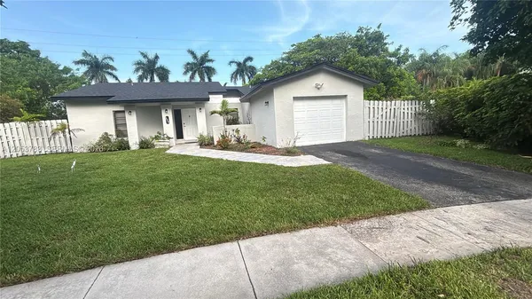 $615,000 | 590 Southwest 166th Terrace, Weston, FL 33326