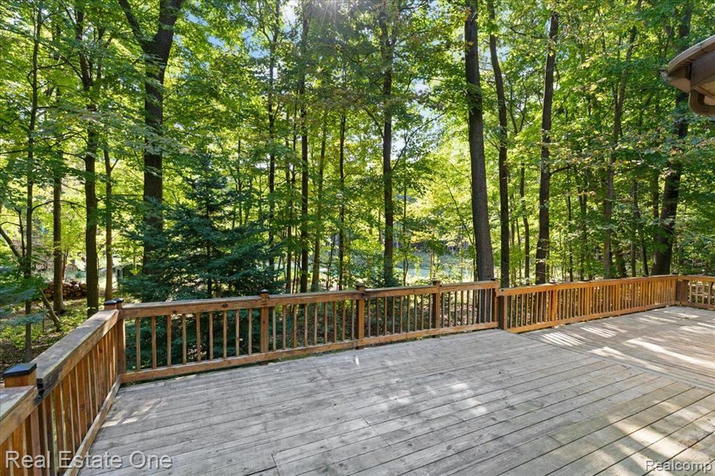 10275 Ortonville Road Clarkston, MI 48348 - Photo 12 of 43