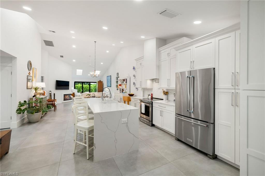 4006 Crayton Road, Unit A2 Naples, FL 34103 - Photo 4 of 40 Gallery Image 4