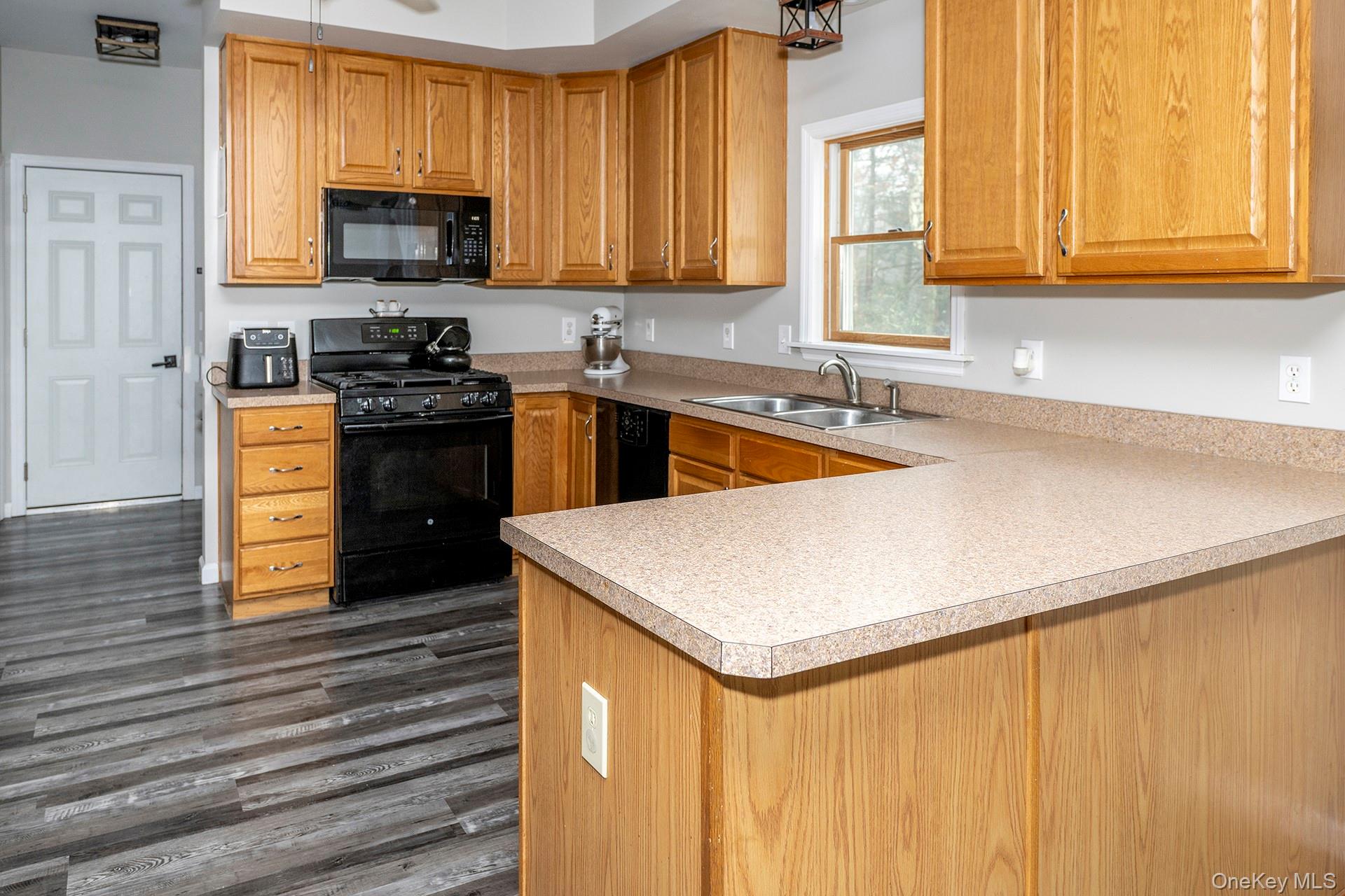 269 Milewood Road Millbrook, NY 12545 - Photo 8 of 40