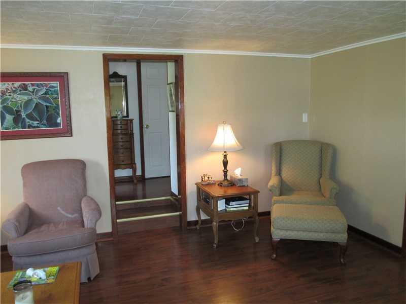 484 Flatwoods Road Vanderbilt, PA 15486 - Photo 6 of 20 Living Room.